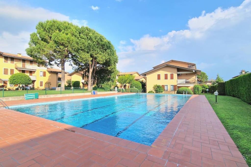 Europa Pool Apartment Бардоліно Екстер'єр фото