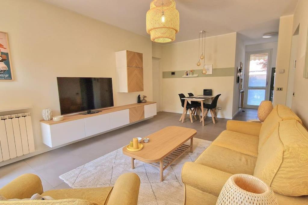 Europa Pool Apartment Бардоліно Екстер'єр фото